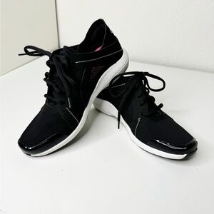 Aetrex Sloane sneaker black size 8 comfort shoe